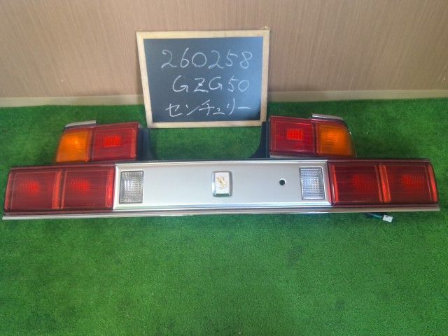 【中古】センチュリー DBA-GZG50 テールランプ ブレーキランプ テールレンズ 左右セット 81551-40060 自社品番260258 202