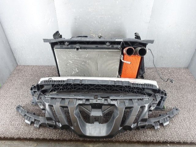 9633　プジョー 308　T7C5F02　コアサポート　ラジエター/コンデンサー/ファン/インタークーラー付 21,560円