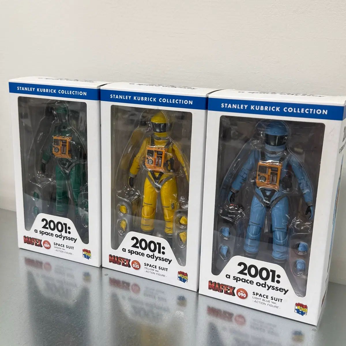 メディコムトイ MAFEX 2001 スペース・オデッセイ スペース・スーツ・アクション・フィギュア (グリーン/イェロー/ライトブルー)