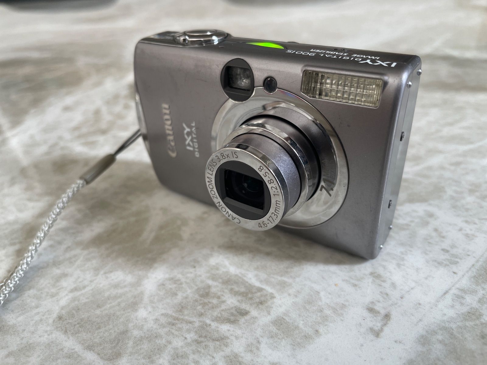 Canon IXY DIGITAL 900 IS PC1209 7.1MEGA PIXELS シルバー色