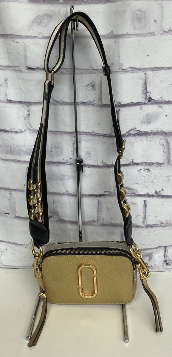 MARC JACOBS マークジェイコブス ショルダーバッグ スナップショット マルチカラー メタリックゴールド ロゴ 通年