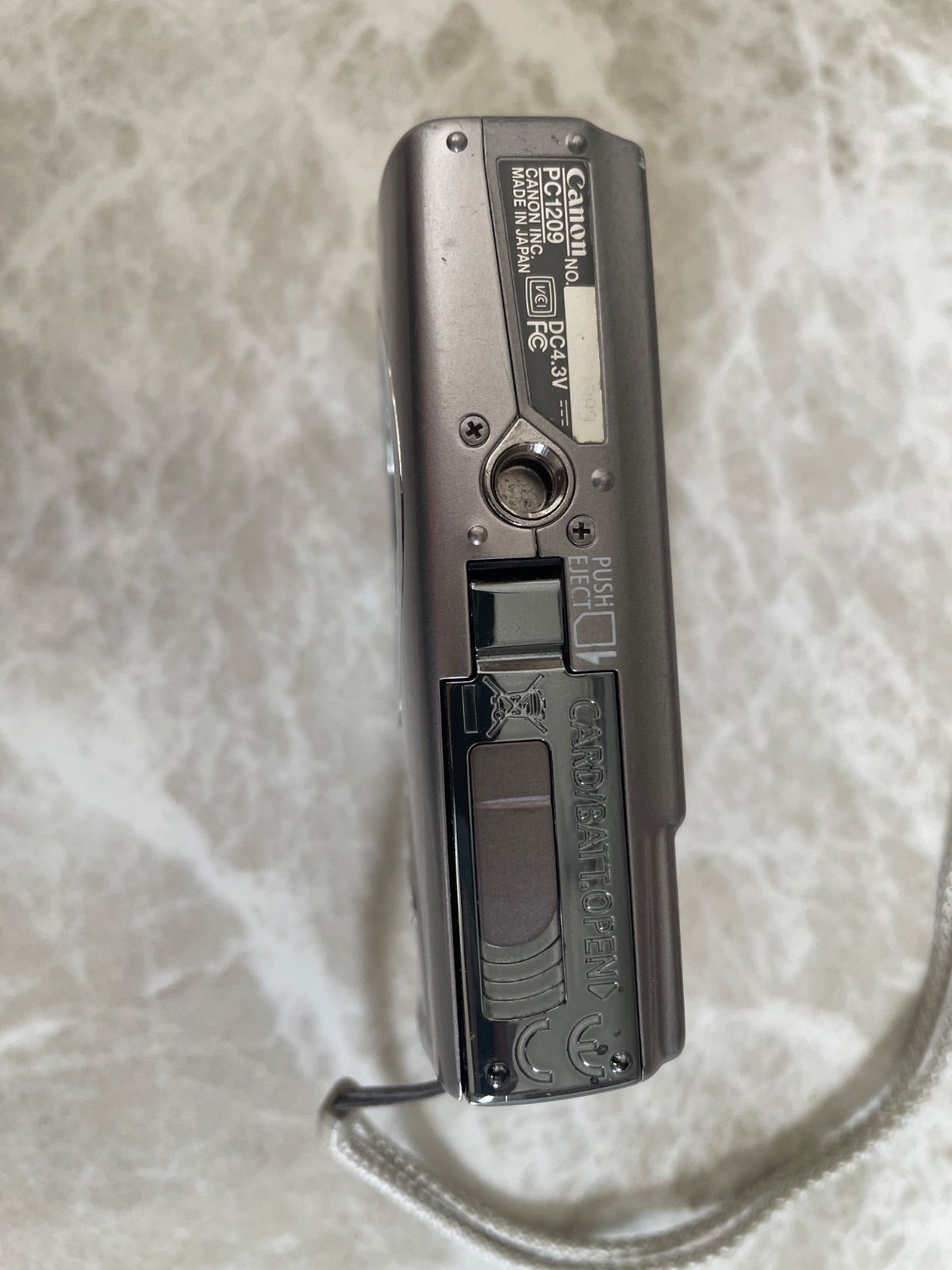 Canon IXY DIGITAL 900 IS PC1209 7.1MEGA PIXELS シルバー色