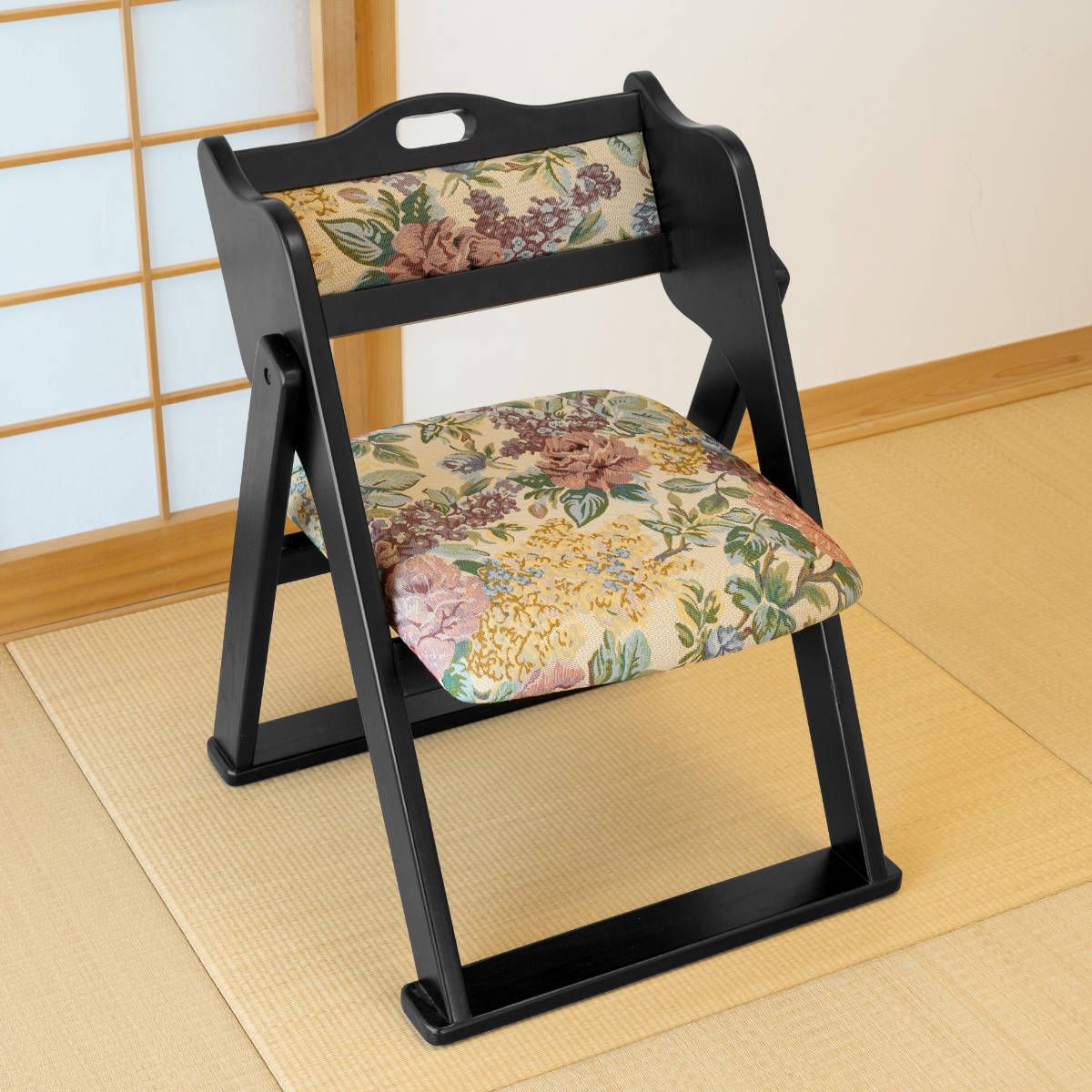 お座敷チェア 座面高36cm 座椅子 折りたたみ椅子 花柄 （ チェア いす 椅子 コンパクト 折りたたみチェア 仏事 法事 仏具 仏前 仏壇前 冠婚葬祭 黒 和室 お座敷 木製 ）