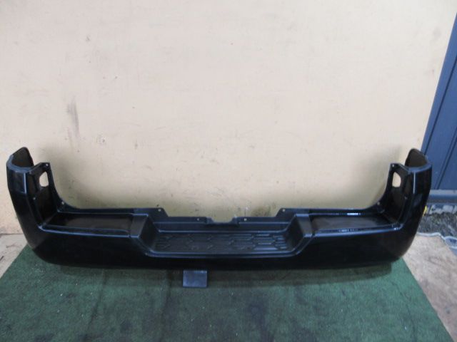 リアバンパー　KH3 日産 キャラバン　LDF-VW6E26 H25年　HSP0868-HG2-2-R2