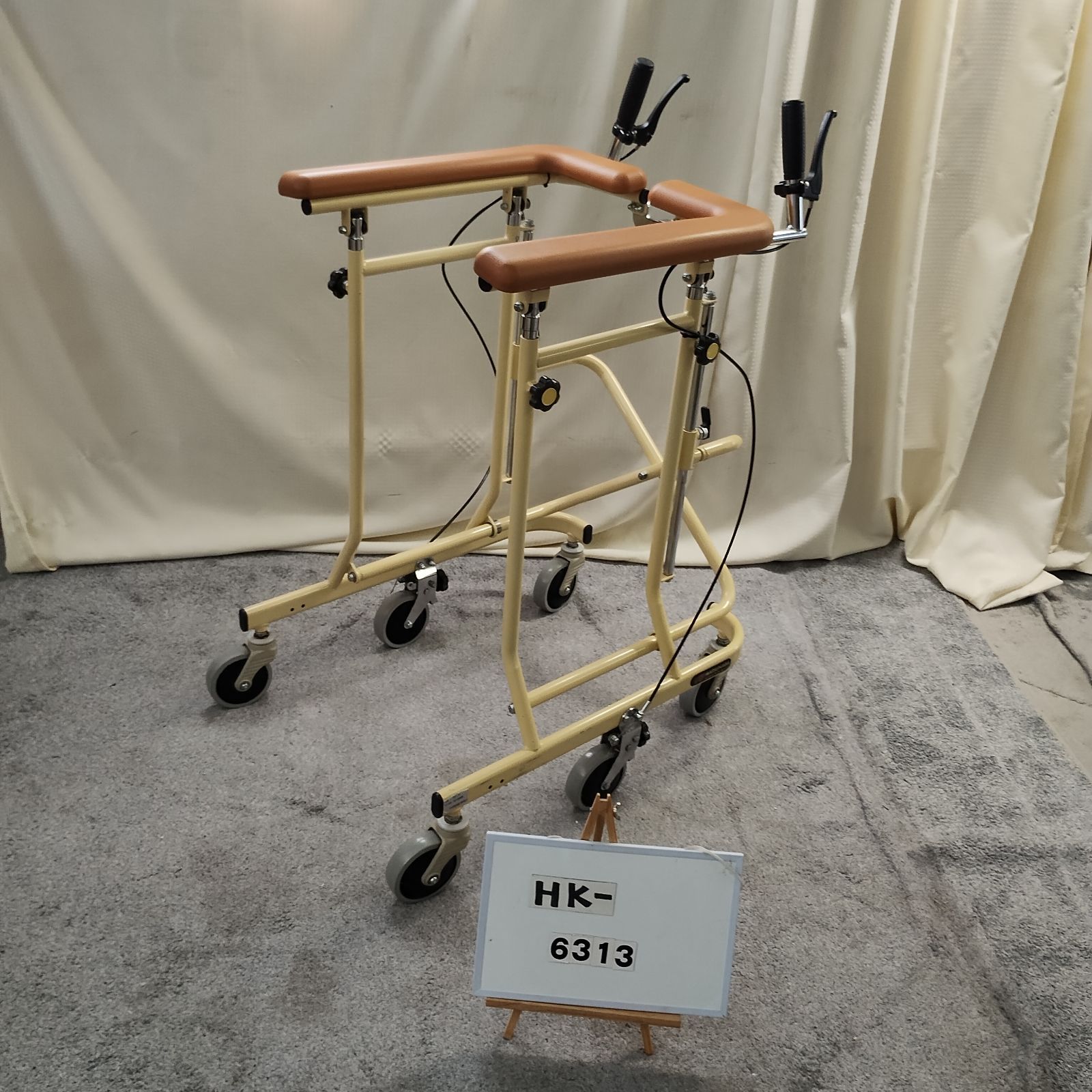 (HK-6313) 松永製作所 ホップステップ SM-40 室内用 6輪歩行車 ブレーキ付 六輪歩行器 matsunaga まつなが マツナガ 洗浄/消毒済 介護用品 【中古】