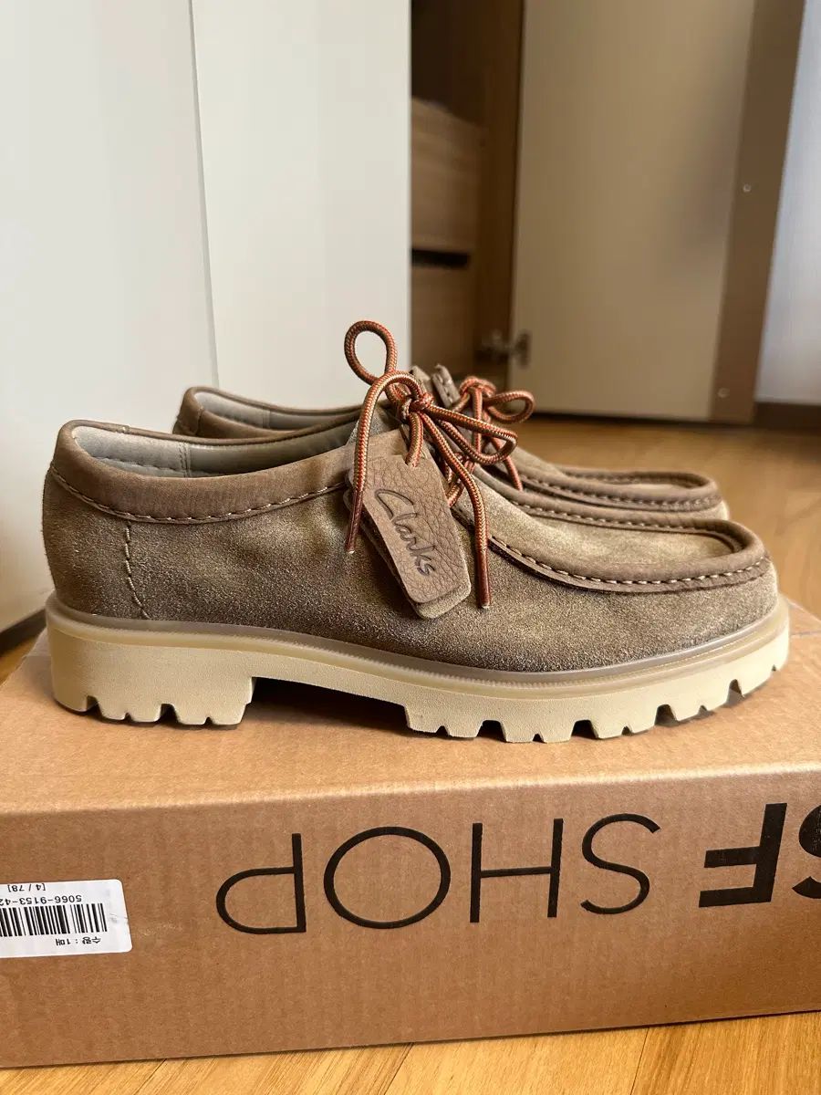 Clarks オリジナル DARK SAND スウェード (新品)