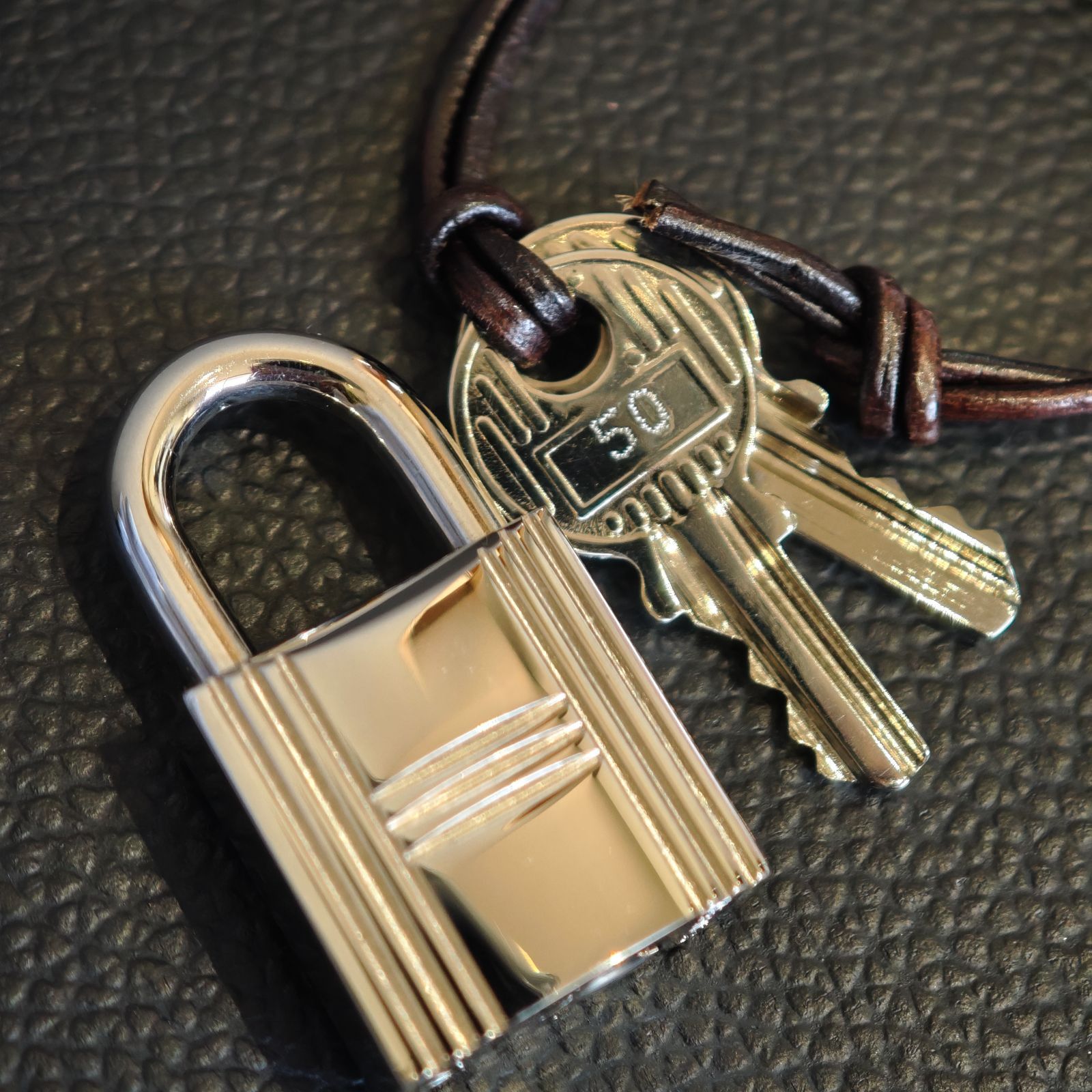 美品】エルメス カデナ パドロック 南京錠 NO.50 HERMES キー付き