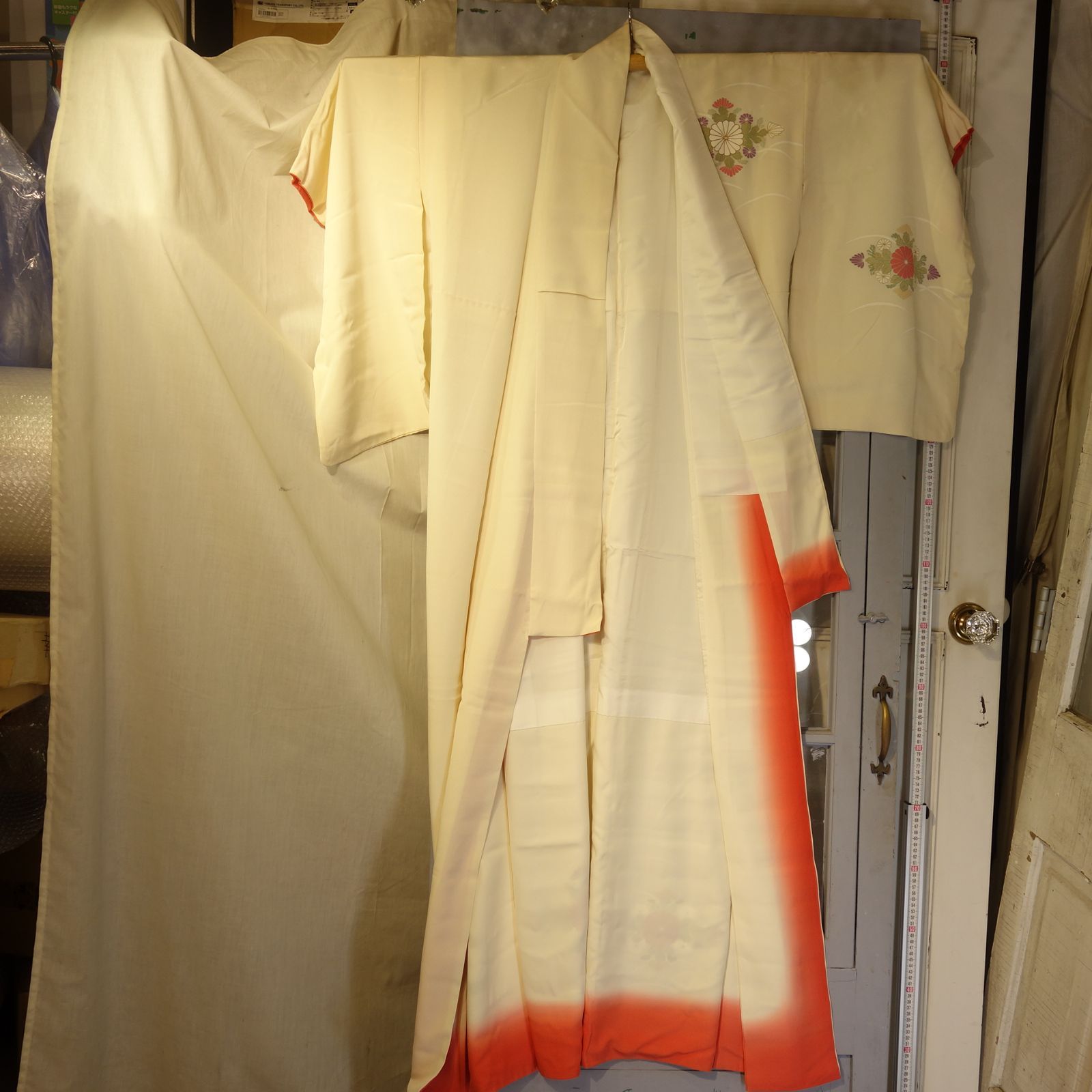 【新品・未使用】白地絵羽着物 和服 和装 着物 長期保管品 経年劣化あり リメイク素材・生地にも M387