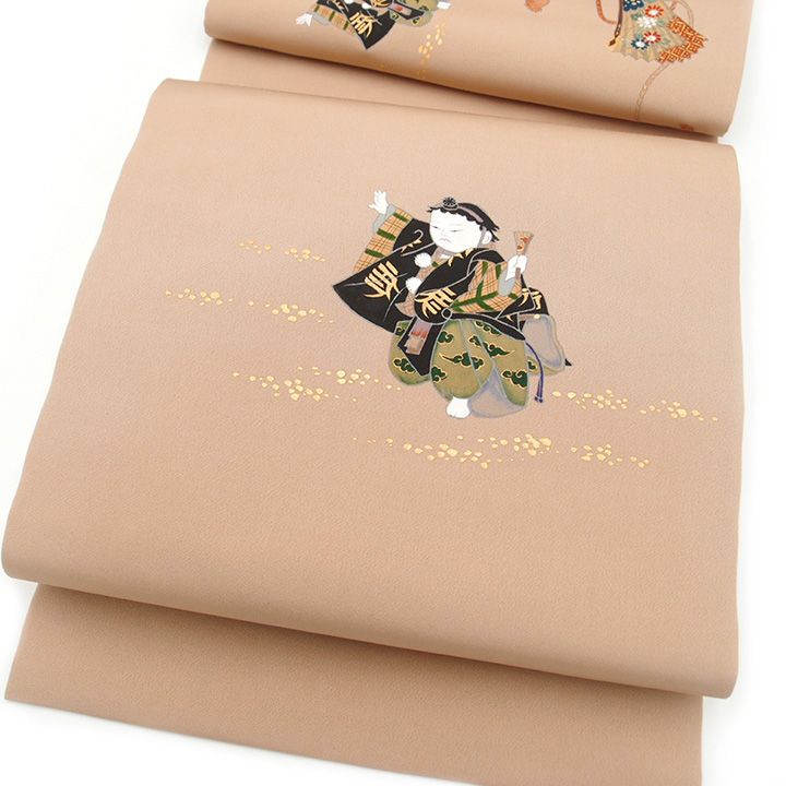 【中古】作家物 内山晴祥 開き名古屋帯 九寸 染帯 薄茶色地 勧進帳 歌舞伎 正絹 縮緬 金彩加工 手描友禅 観劇 お出かけなどのカジュアルなお席に 色無地 格の高い小紋 紬と合わせて 春 秋 冬に 仕立て済み 送料無料 g603