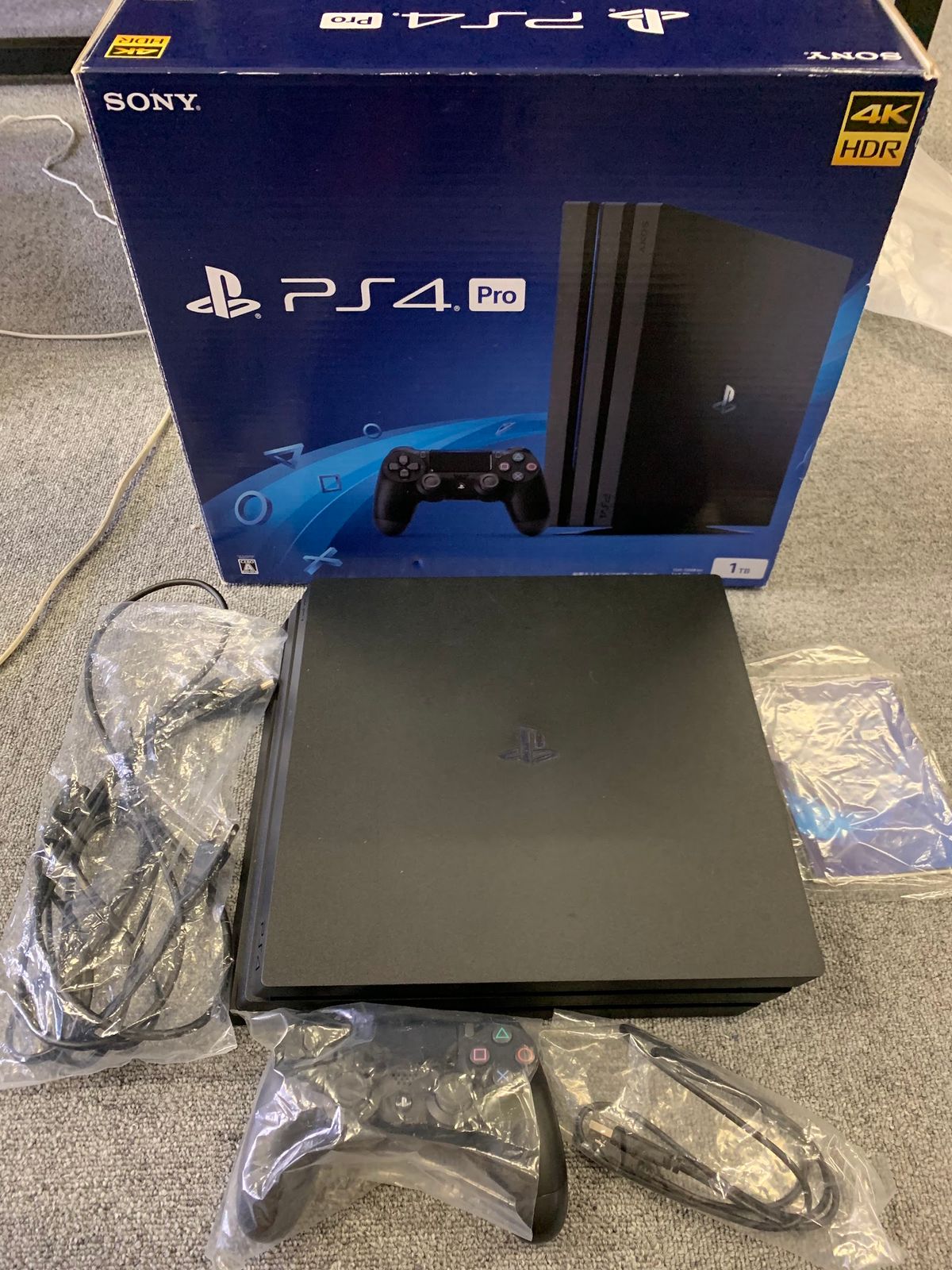 ＃【通電確認済】SONY PlayStation4 Pro PS4 Pro 本体 ジェット・ブラック 箱・コントローラー・ケーブル付【ゲームソフトゲーム機】【10】