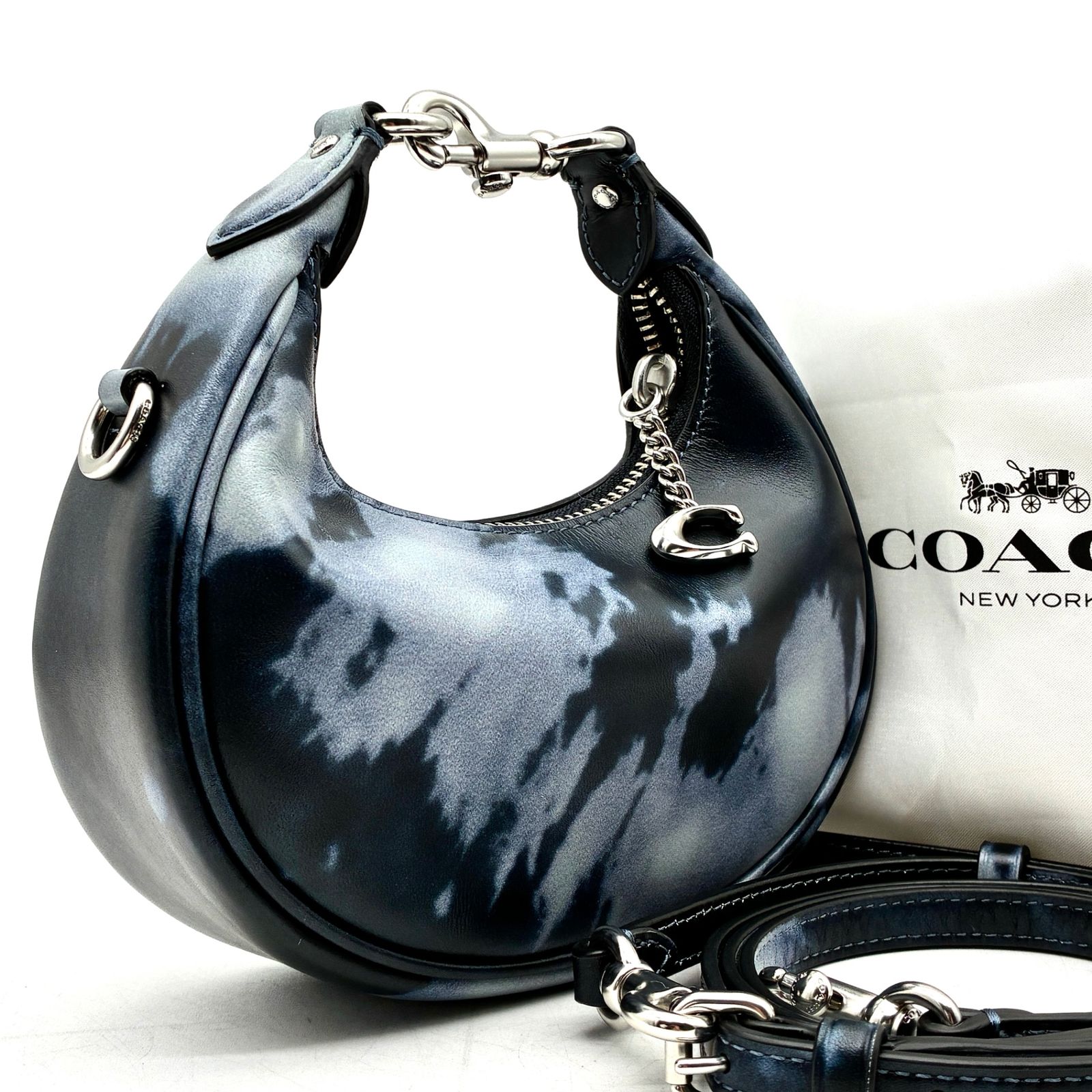 未使用保管品 現行 コーチ COACH ジョニー ショルダーバッグ ハーフムーン ハンドバッグ タイダイ プリント レザー ネイビー 紺 2way 肩掛け 斜め掛け 残暑 敬老の日 シルバーウィーク 秋休み 行楽 ハロウィン 七五三 ギフト プレゼント
