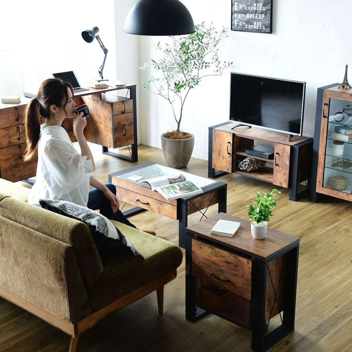 ローテーブル 幅75.5cm コレクションテーブル レトロ調 ブルックリンスタイル （ テーブル 机 リビングテーブル 引き出し 収納 センターテーブル つくえ コーヒーテーブル ガラステーブル ガラス ）