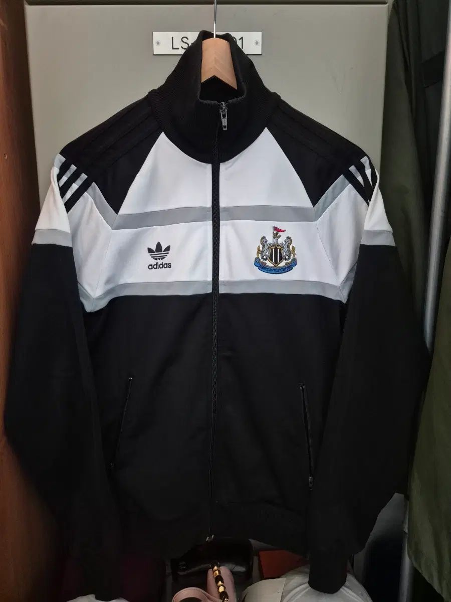 アディダス 00s Newcastle トラックジャージ ジャージ