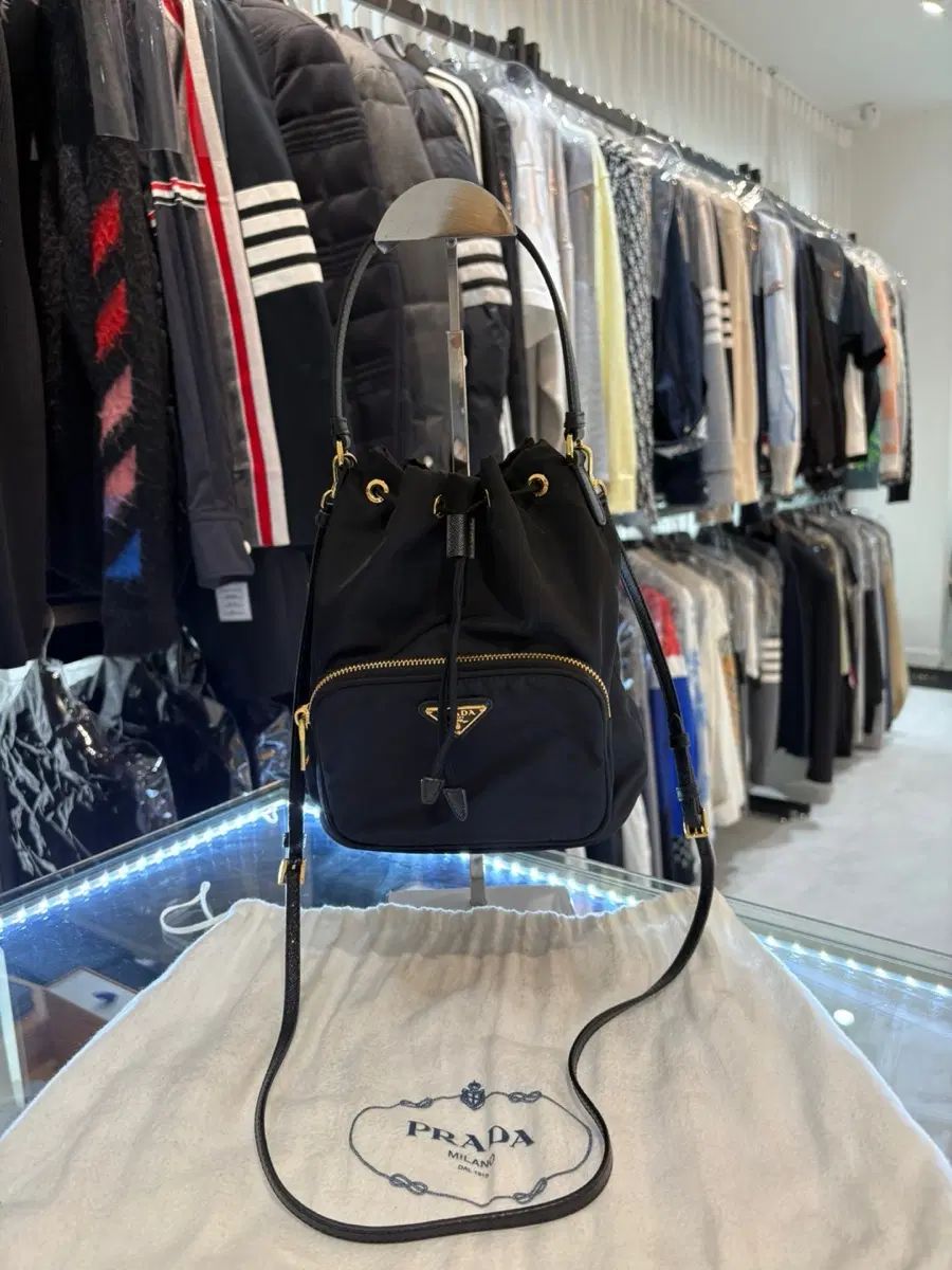 正規品 PRADA リナイロン バケットバッグ
