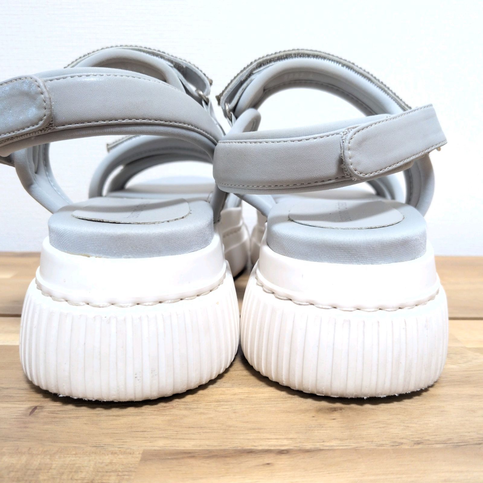 https://assets.mercari-shops-static.com/-/large/plain/2JVfzUmF3tCWPs8pWEVxWo.jpg@jpg