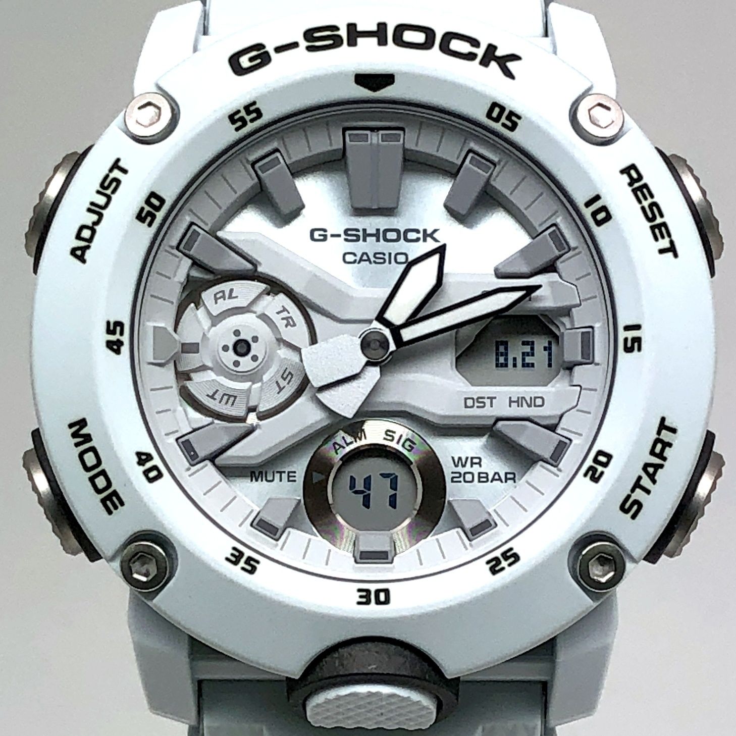 G-SHOCK ジーショック GA-2000S-7A モノトーン ホワイトグレー カーボンコアガード構造 LED アナデジ 2019年6月発売