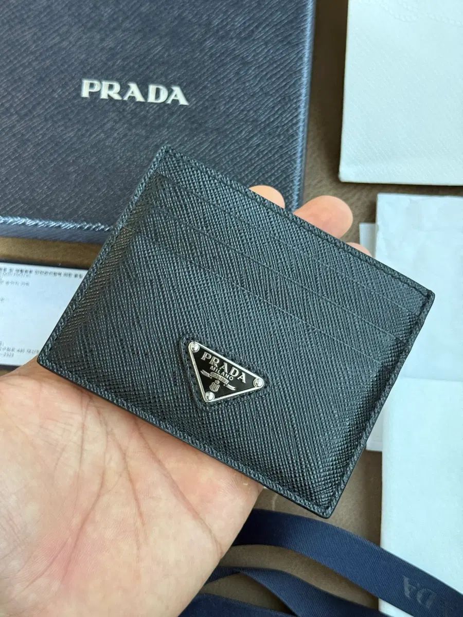 26/ほぼ新品 PRADA プラダ サフィアーノ カードウォレット ブラック ゴールド金具