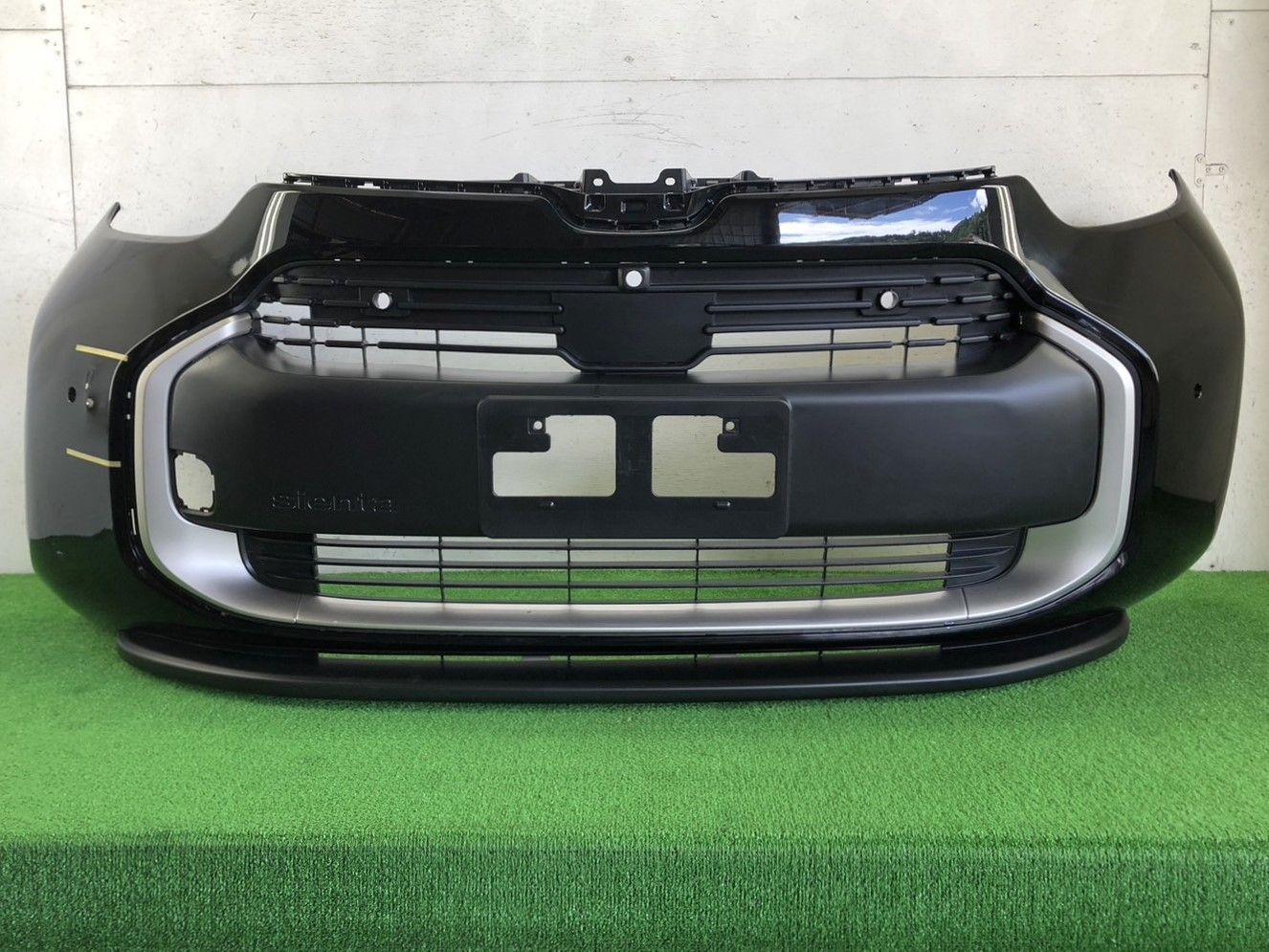 94576◇MXPC10G/MXPL10G/MXPL15G シエンタ ハイブリッド 純正 フロントバンパー 52119-52D80◇ほ36