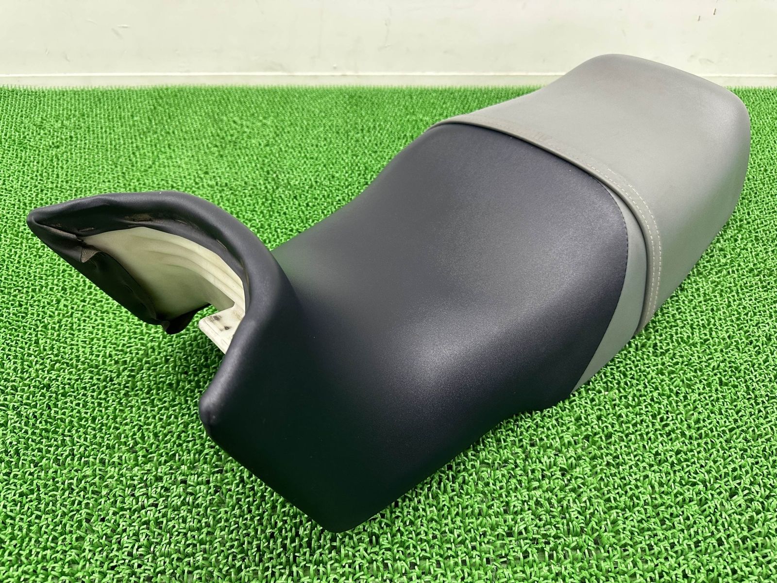 GSX250Sカタナ シート 45D スズキ 純正 中古 GJ76A 刀 シートバンド 破れ無し wD 15,618円