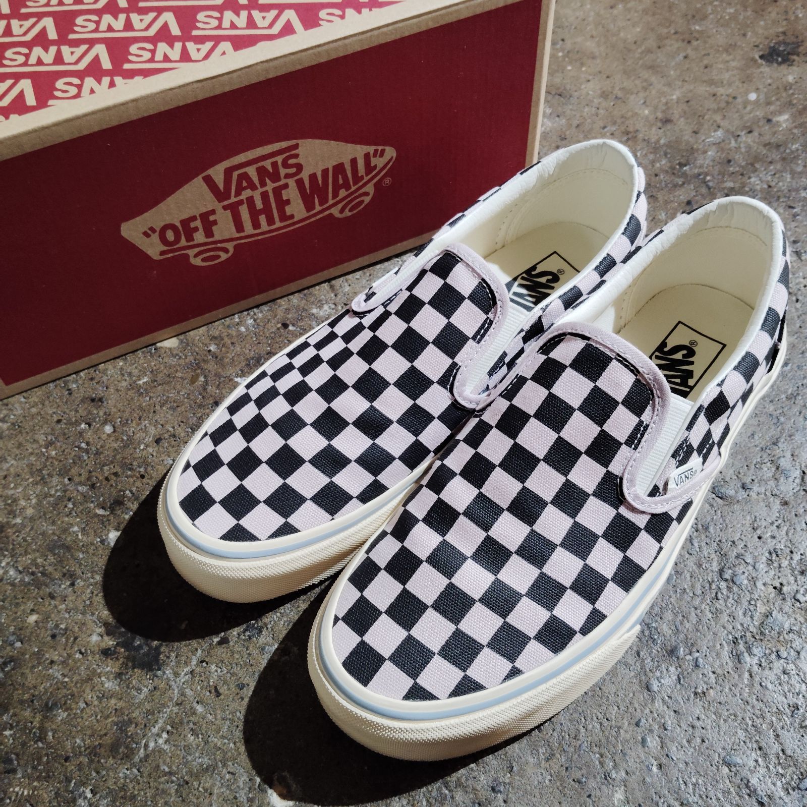 VANS クラシックスリッポン チェッカーボード 白黒 26.5cm 箱付き VN000DAHH88 スニーカー バンズ 7,448円