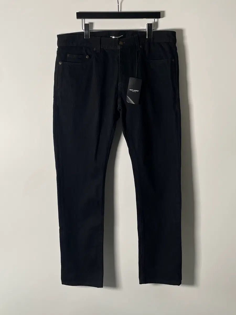 (新品) Saint Laurent サンローラン スリム ブラックジーン (onp 74)