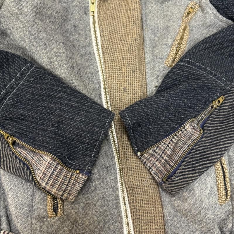 https://assets.mercari-shops-static.com/-/large/plain/2JVgFMkbv2AZxzunEUBy84.jpg@jpg