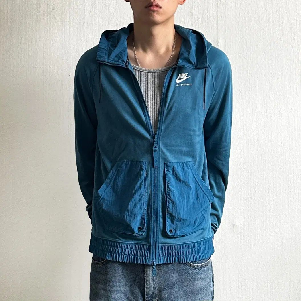 NIKE ポーリーポケット フードジップアップ 6,502円