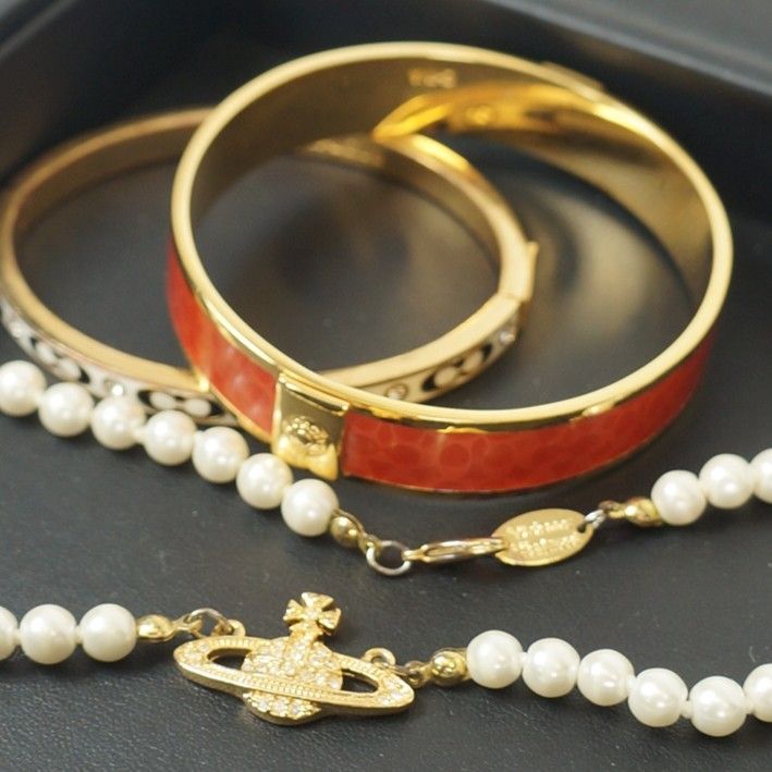 Brand accessories sold in bulk Vivienne Westwood Coach etc. Necklaces, rings, bracelets, jewelry, vintage, 17 pieces, assorted in bulk “0EL”