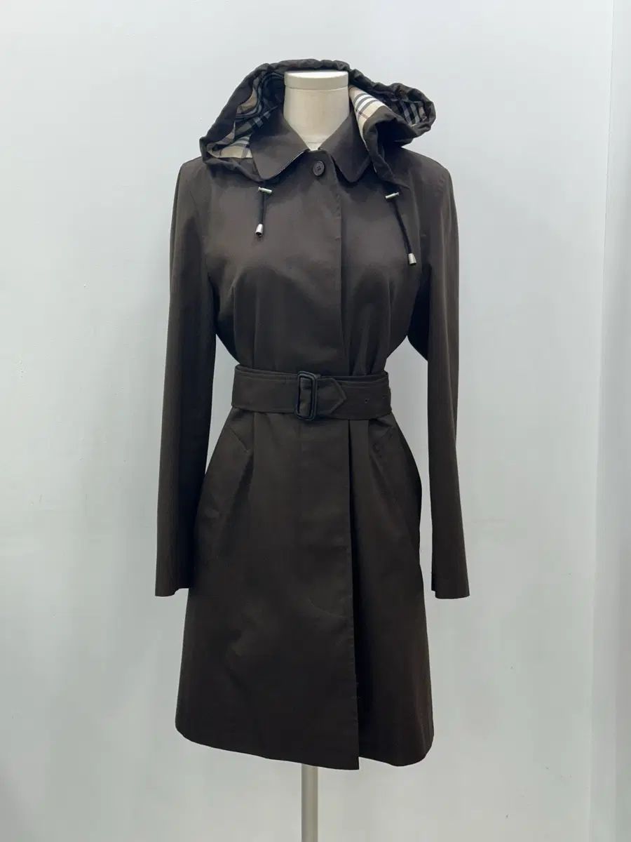BURBERRY フードトレンチコート 35,653円