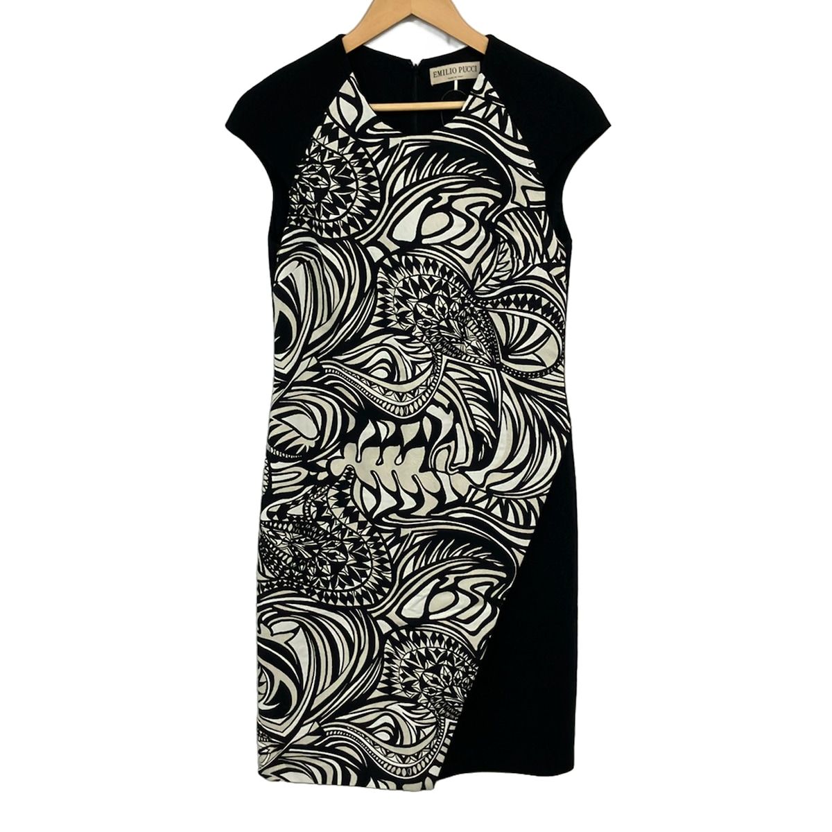 EMILIO PUCCI(PUCCI)(エミリオプッチ) ワンピース サイズ8 M レディース 黒×白×アイボリー 春・秋物クルーネック/半袖/ひざ丈 13,806円
