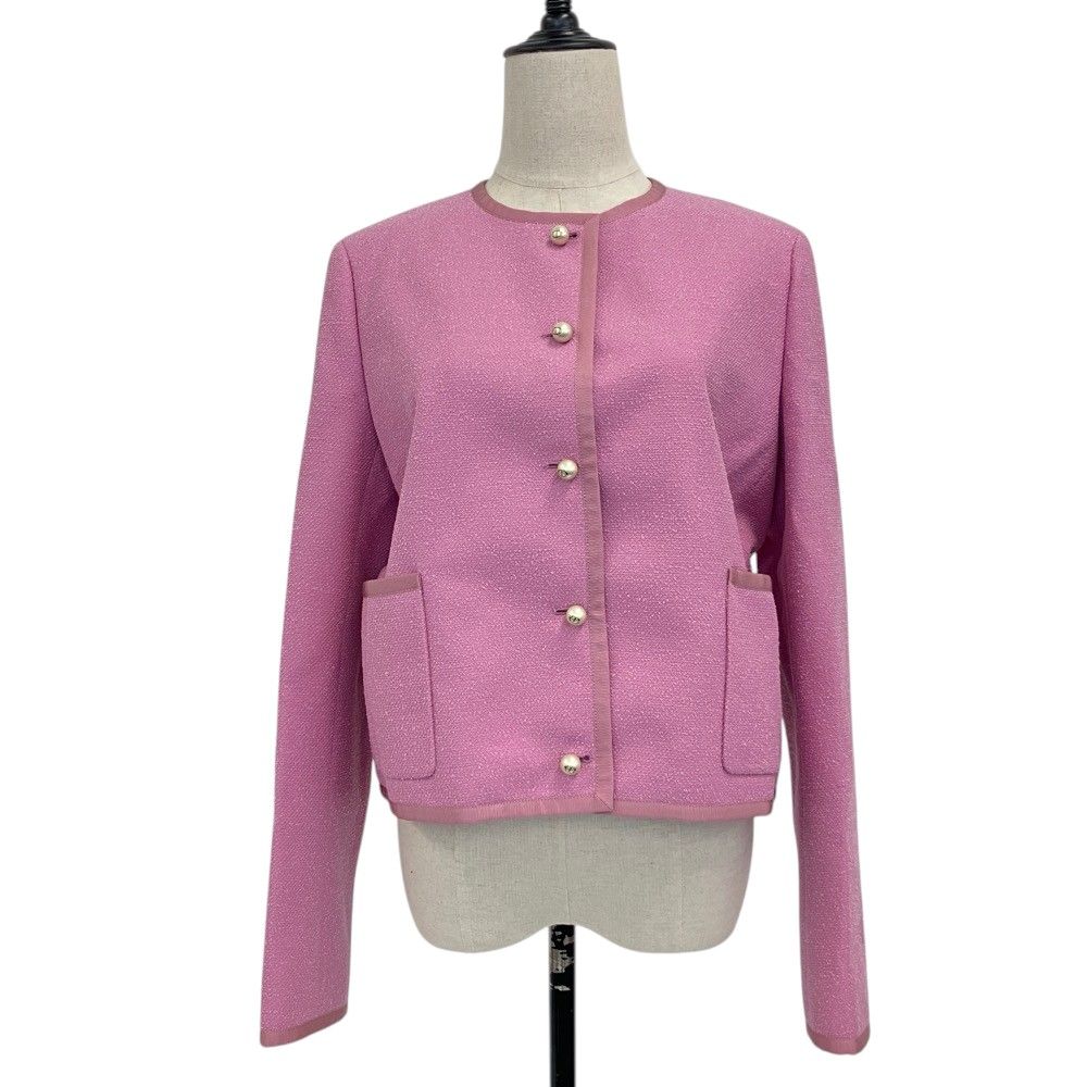 新品同様 24SS Christian Dior クリスチャンディオール CDパールボタン ノーカラー クロップドジャケット 421V58A1761 サイズ44 ピンク レディース 古着 中古 USED 113,800円