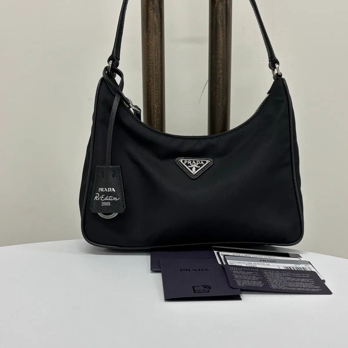 OS プラダ ラエディ ション 2005 HOBO BAG 85,418円