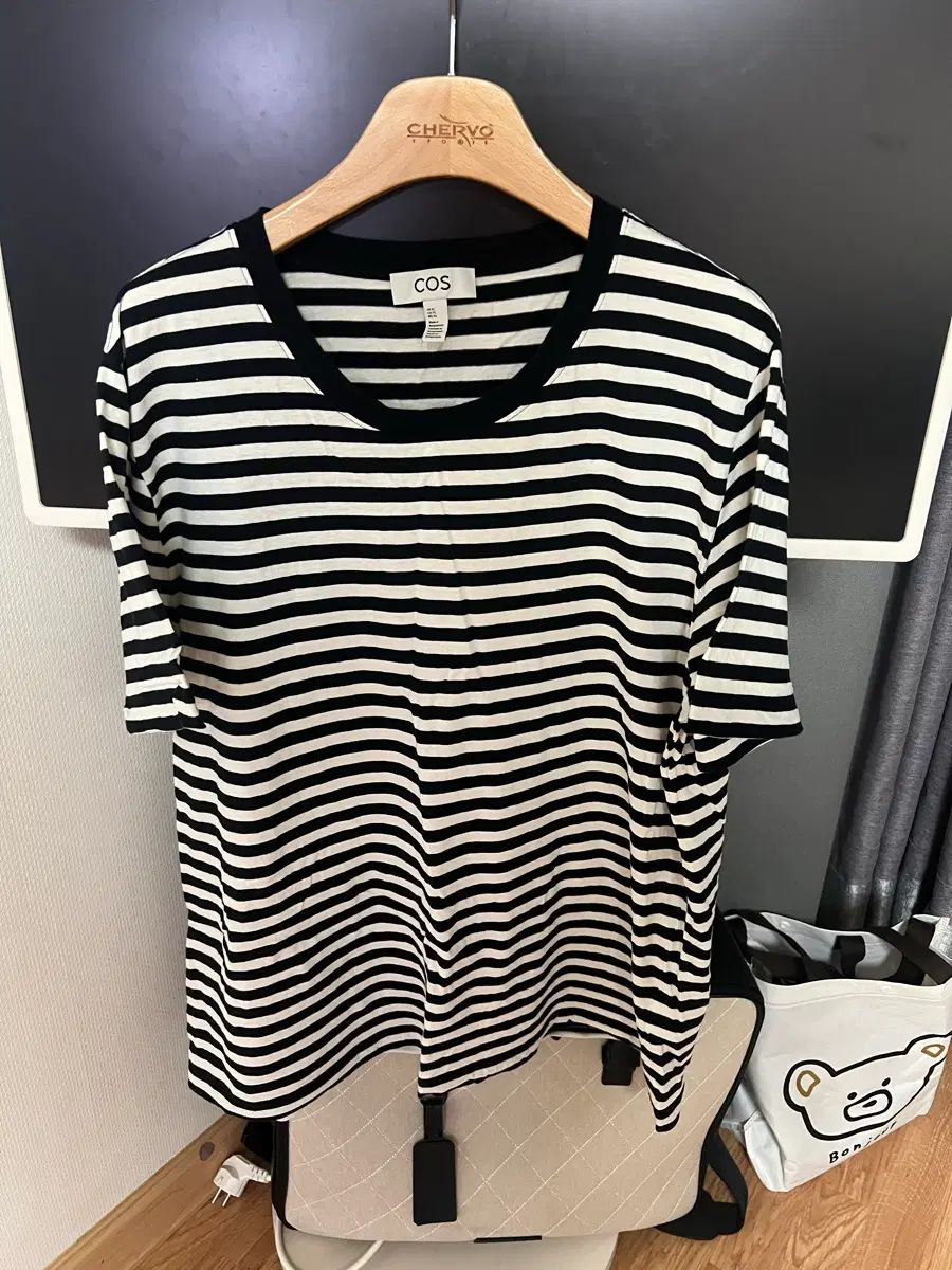 COS ボーダー柄 Tシャツ 出品