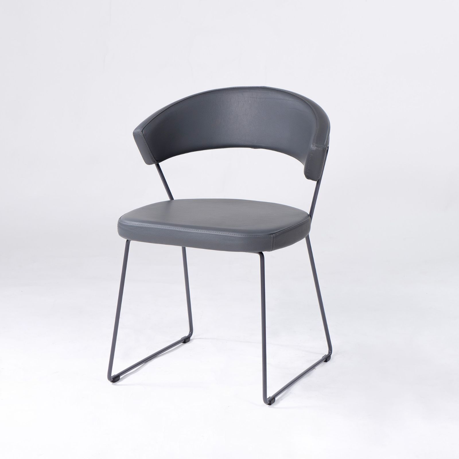 ダイニングチェア カリガリス Calligaris コヌビア Connubia NEW YORK ニューヨーク CB1022 本革 レザー(2) グレー スチール脚 イタリアンモダン デザイナーズ Lupo Design 食卓椅子 モダンチェア リビングチェア