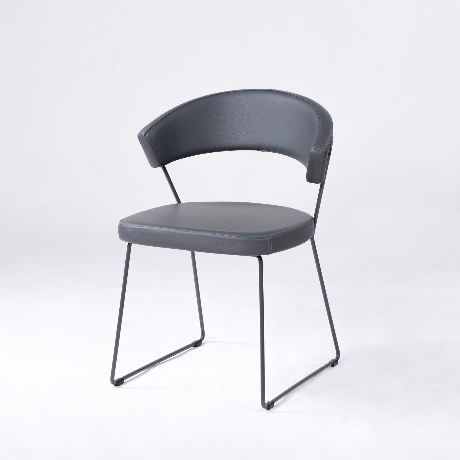 ダイニングチェア カリガリス Calligaris コヌビア Connubia NEW YORK ニューヨーク CB1022 本革 レザー(3) グレー スチール脚 イタリアンモダン デザイナーズ Lupo Design 食卓椅子 モダンチェア リビングチェア