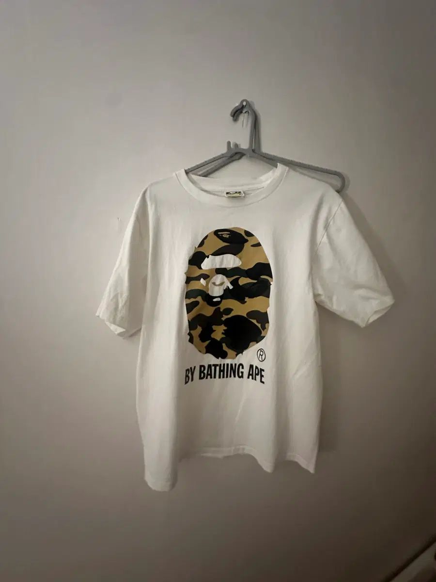 A BATHING APE アベイシングエイプ 半袖Tシャツ 白 カモフラ