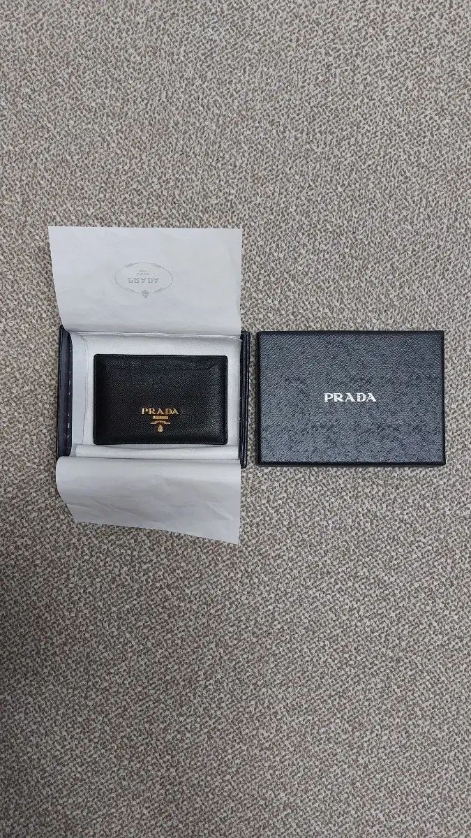 正規品 PRADA プラダ サフィアーノ カードウォレット ブラック 11,594円