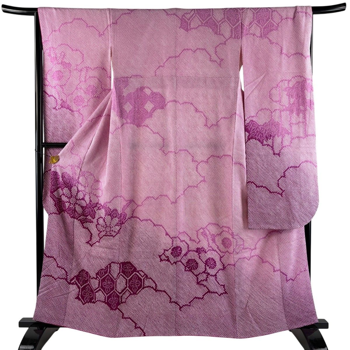 振袖 身丈161cm 裄丈66.5cm M 袷 雲文 草花 総絞り ピンク 正絹 秀品 【中古】