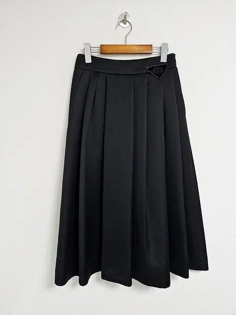 新品) ラッキーシュエトゥ プリーツスカート 12,959円