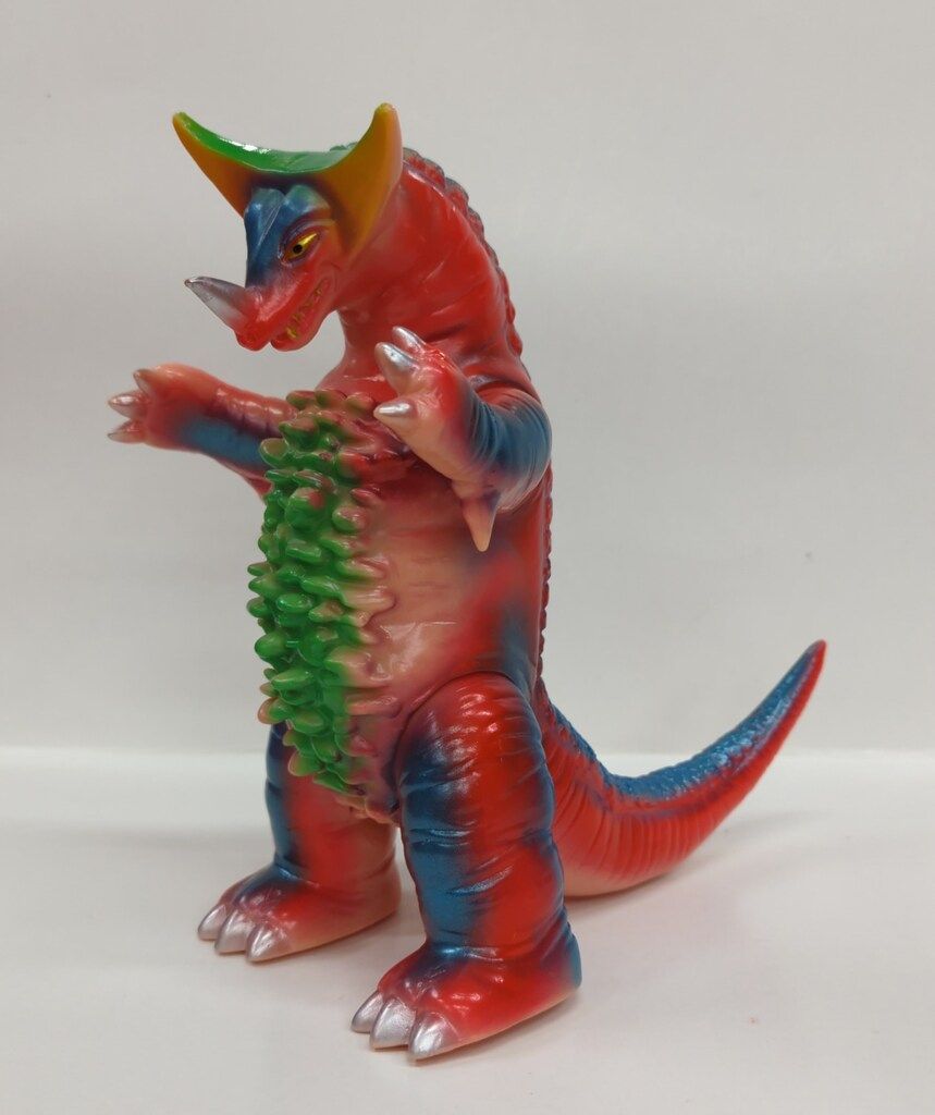 ブルマァク ブルマァクの怪獣シリーズ ゴモラ レトロカラー 肌色成型/赤青緑 — 1/6