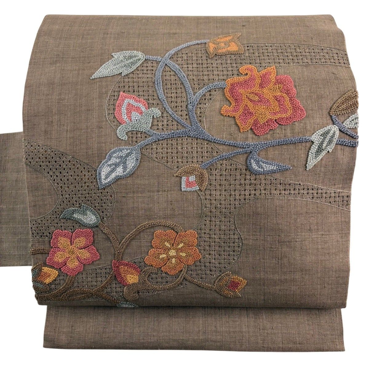 名古屋帯 秀品 紬地 草花 刺繍 茶色 正絹 【中古】