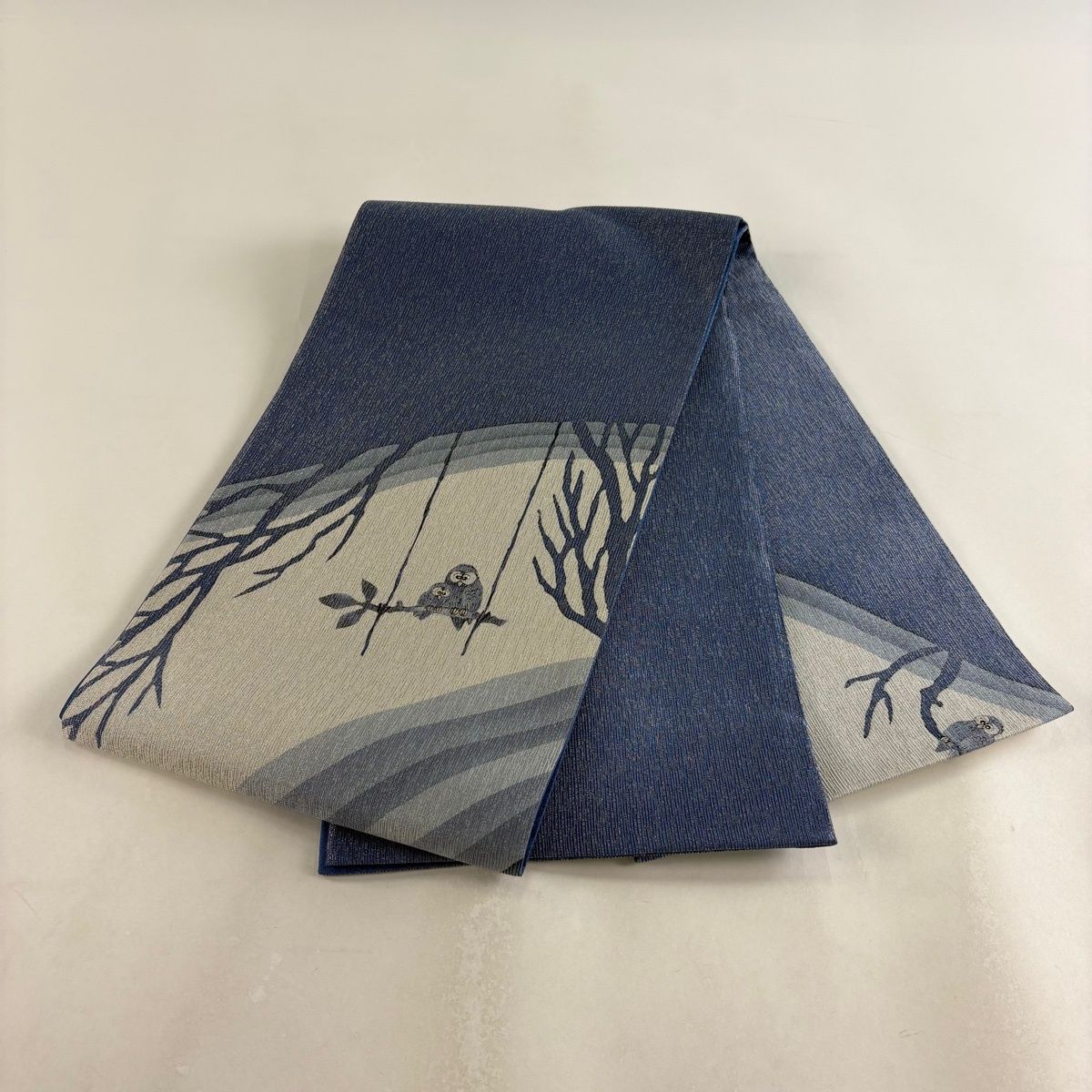 【美品】 袋帯 名品 落款 村松祥三 ふくろう 樹木 銀糸 青 お太鼓柄 正絹 【中古】
