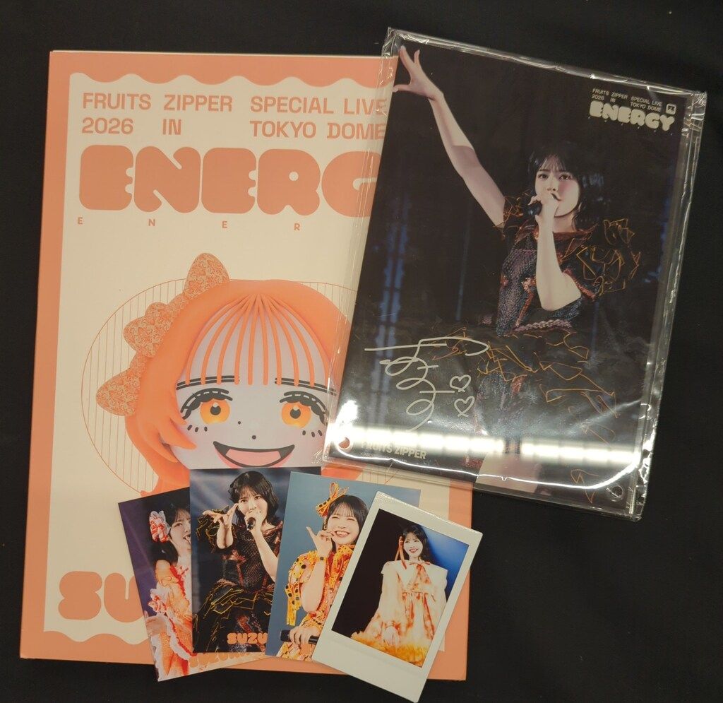 FRUITS ZIPPER 鎮西寿々歌 ver. SPECIAL LIVE写真集 ENERGY - メルカリ