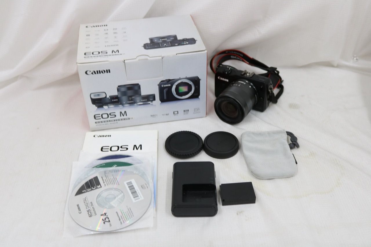 【返品保証】 【元箱付き】キャノン Canon EOS M EF-M 18-55mm F3.5-5.6 IS STM ミラーレス一眼 e17240 26,208円