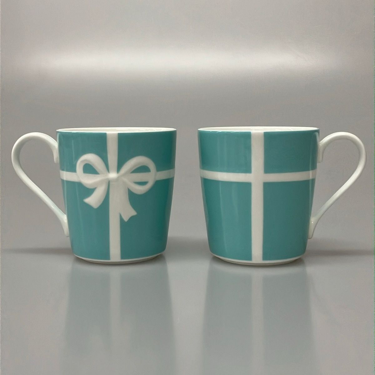 TIFFANY&Co.(ティファニー) 食器新品同様 ブルーボウ ティファニーブルー×白 マグカップ×2点