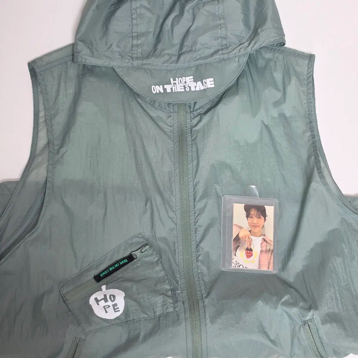 トレカ O) all) 홉オンス ウィンドブレーカー ベスト BTS ジェイホープ(J-HOPE・ホビ・ジョンホソク) bts jhope wind vest hopeonthestage photocard