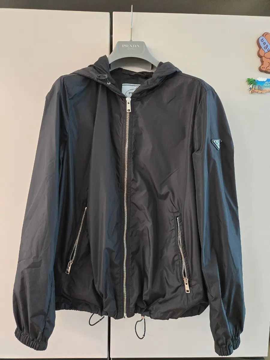 新品 PRADA プラダ 三角ロゴ ナイロン フード ウィンドブレーカー 40サイズ