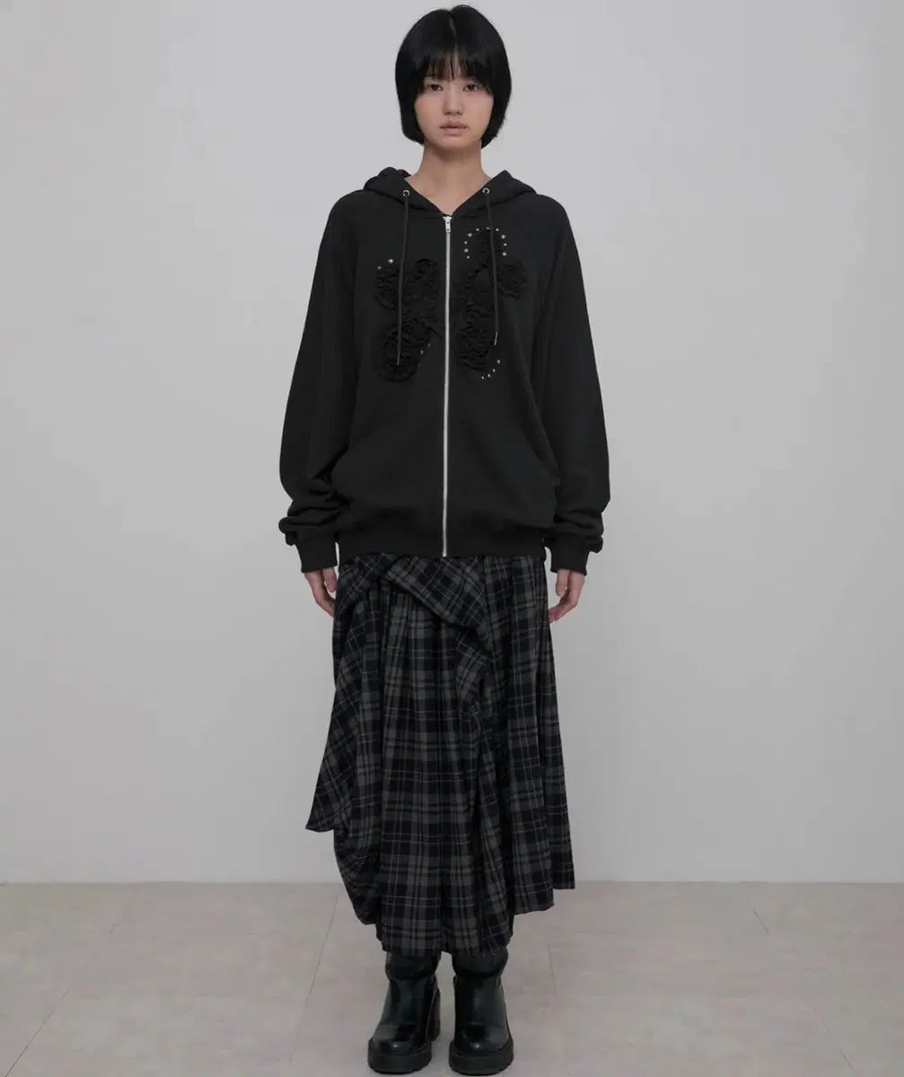 フレアアップ Ruffle Zip Hoodie 9,620円