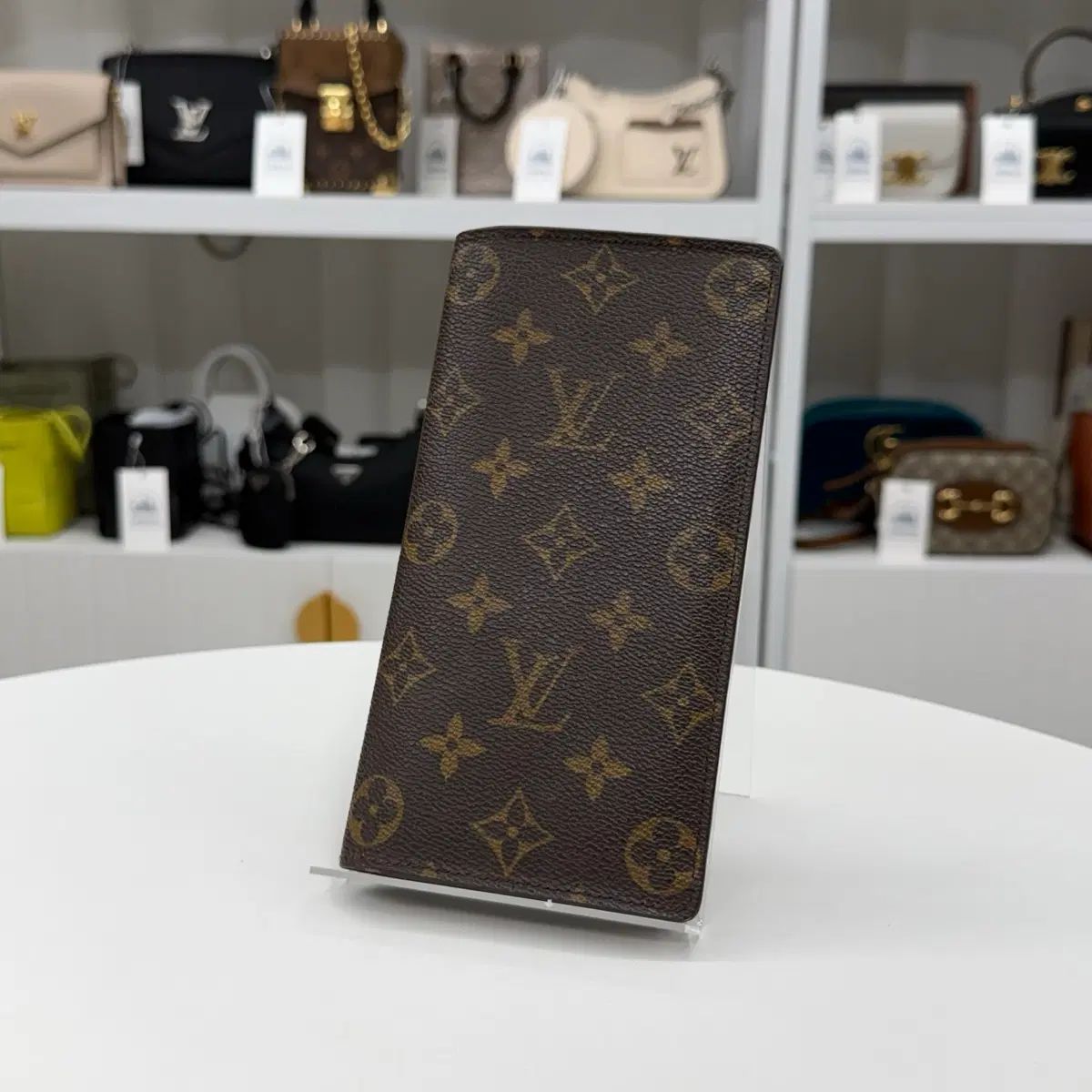Louis Vuitton ルイヴィトン モノグラム スポーツブラ 財布 長財布 30,755円