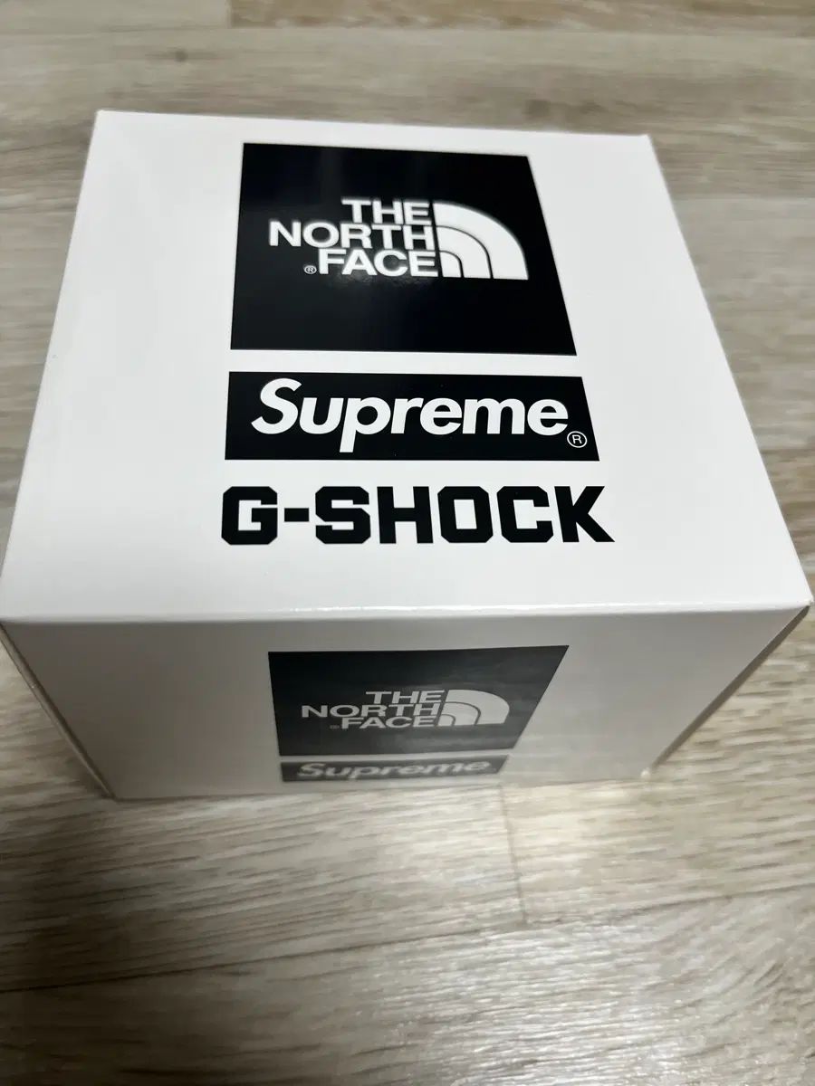 Supreme X THE NORTH FACE ザノースフェイス X G-SHOCK ジーショック コラボ 腕時計 ブラック 36,593円